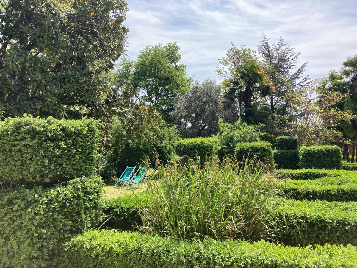Domaine De Menerque - Petit Chateau Avec Piscine Lisle-sur-Tarn Экстерьер фото